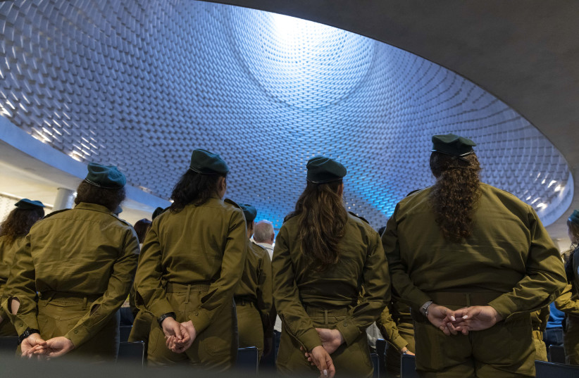 Israeli female soldiers