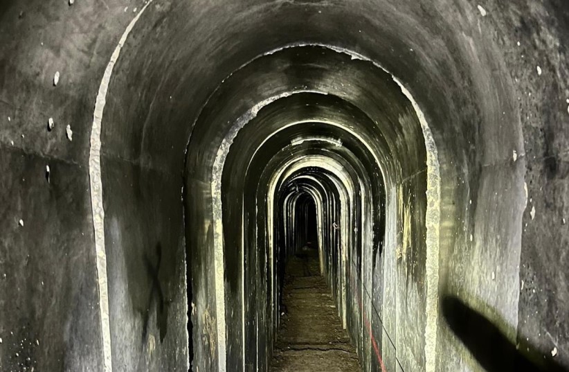 Hamas Comm. Tunnel